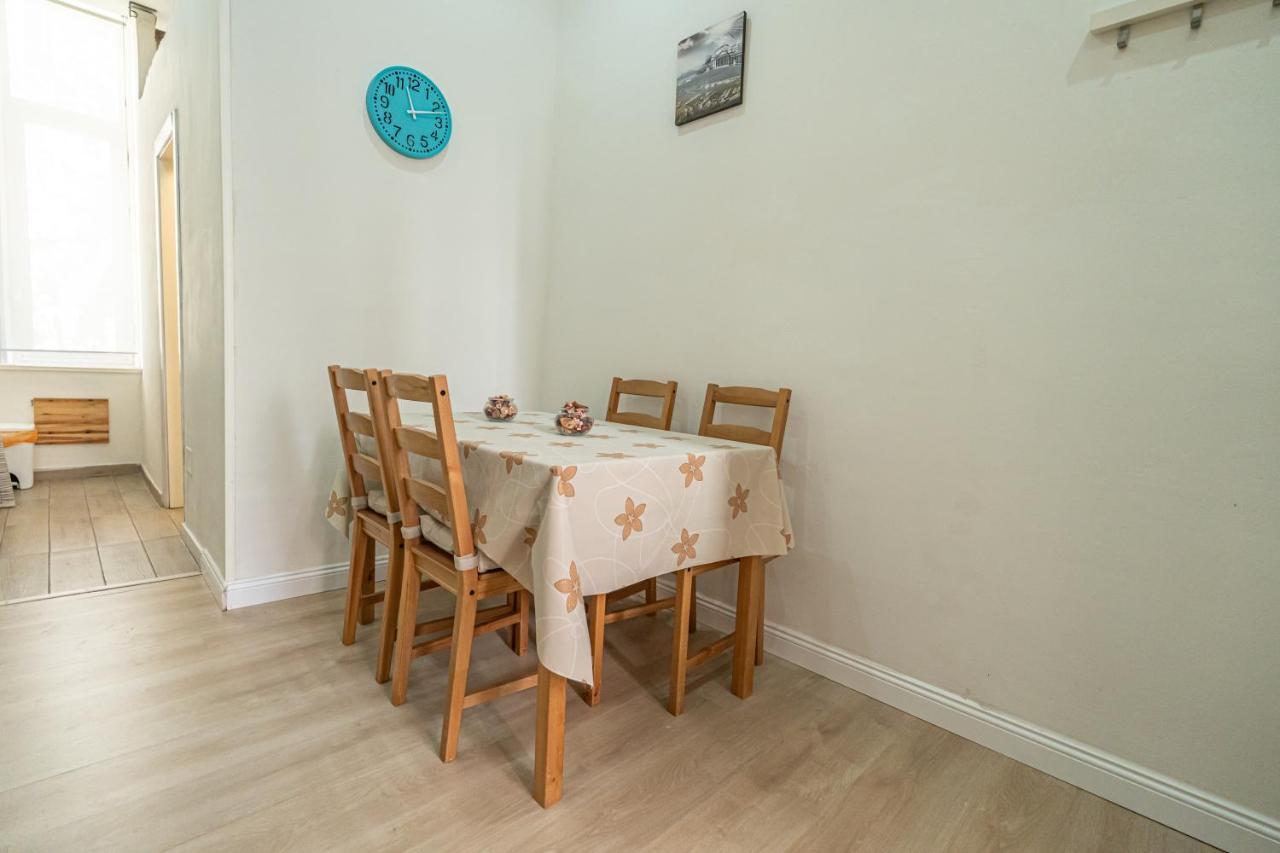 Casa Vacanze Decumano 18 เนเปิลส์ ภายนอก รูปภาพ