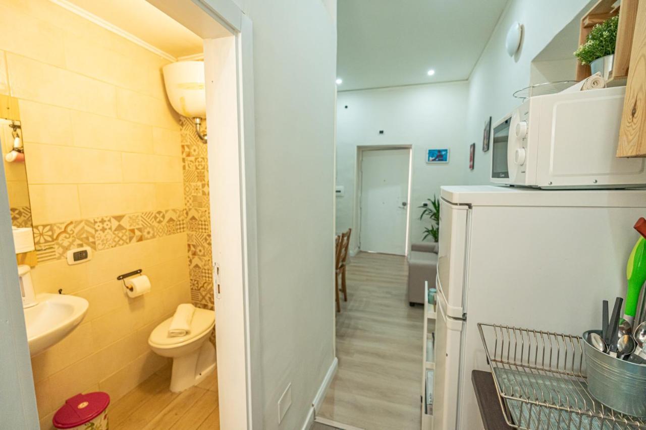 Casa Vacanze Decumano 18 เนเปิลส์ ภายนอก รูปภาพ