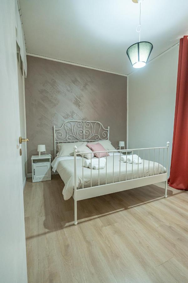 Casa Vacanze Decumano 18 เนเปิลส์ ภายนอก รูปภาพ