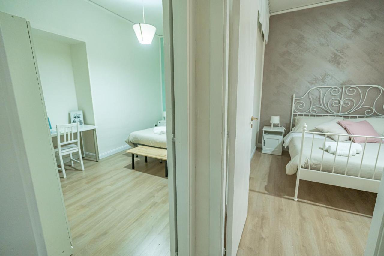 Casa Vacanze Decumano 18 เนเปิลส์ ภายนอก รูปภาพ